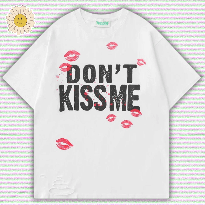 Y2K Don’t Kiss Me Graphic Tee